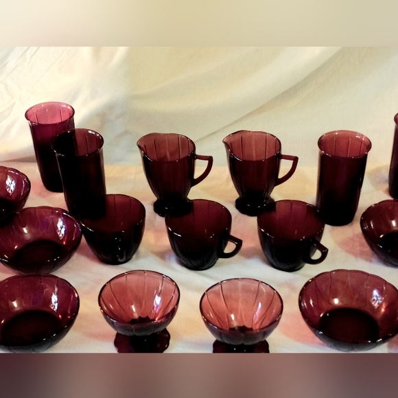 Hazel Atlas amethyst depression glass - Picture 3 of 4